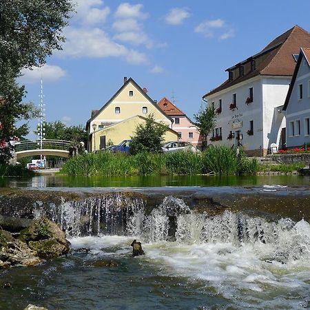 Zum Weissen Roessl Hotel Kallmunz Bagian luar foto